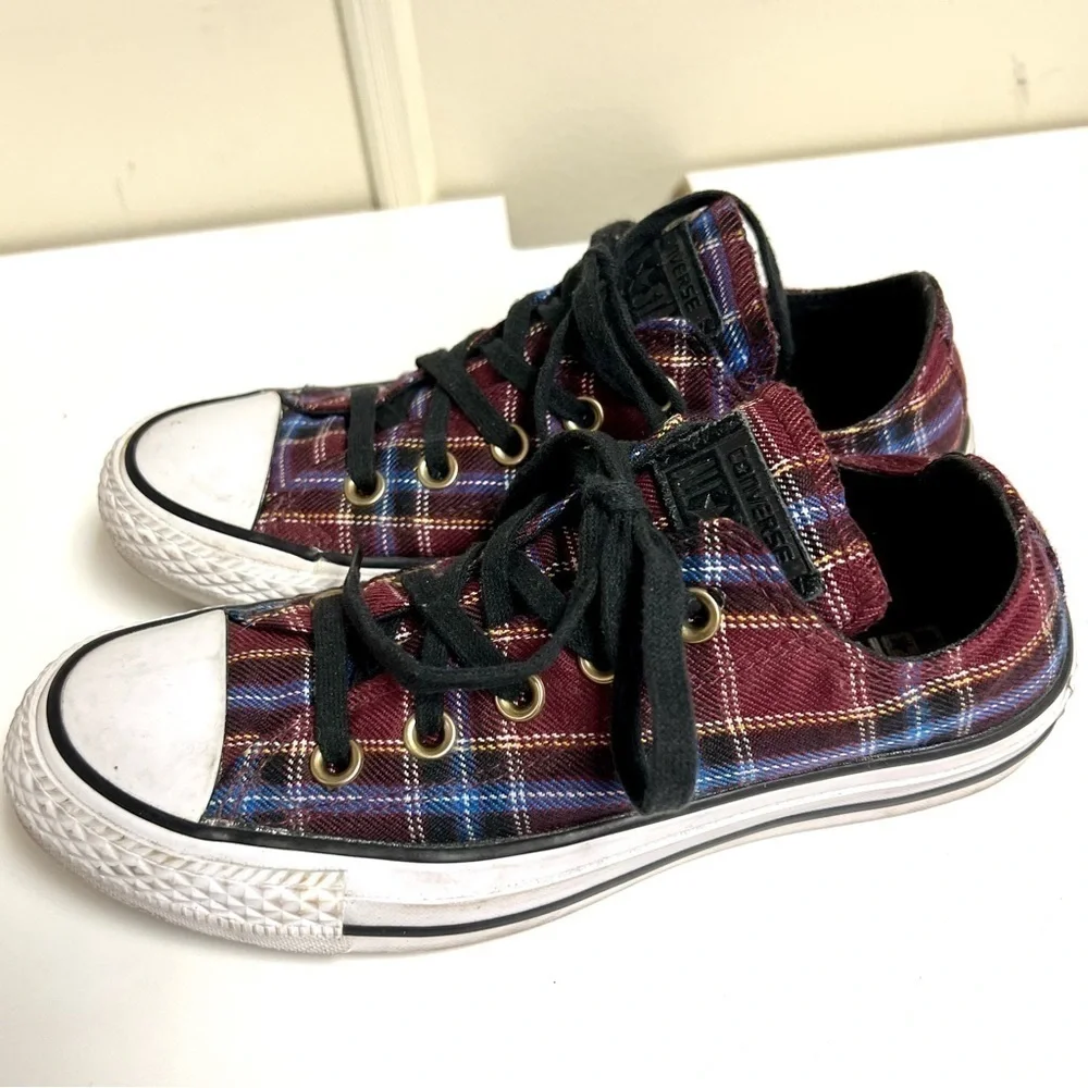 CONVERSE Women's Burgundy Chuck Taylor All Star Plaid Low Top Sneaker size 5.5